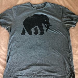 Banana Republic Blue Men’s XL Graphic Tee